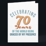 Carte Sassy 70th Birthday Attitude<br><div class="desc">Une drôle d'idée cadeau d'anniversaire pour les femmes qui fêtent un âge marquant et ont de la grâce au monde avec leur présence.</div>