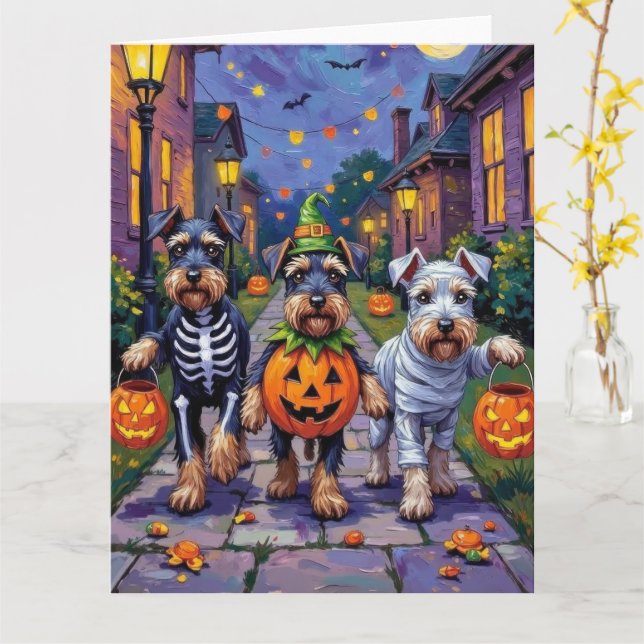 Carte Schnauzer Trick-or-Treating in Halloween Costumes (Fleur jaune)