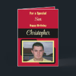 Carte Son nom photo rouge jaune anniversaire<br><div class="desc">Pour une carte d'anniversaire spéciale pour fils. Personnalisez cette Carte de voeux avec une photo et un nom. Conçu en rouge,  jaune et noir.</div>