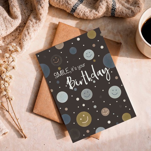 Carte Sourire d'anniversaire Marron Moderne à points ave (Créateur téléchargé)