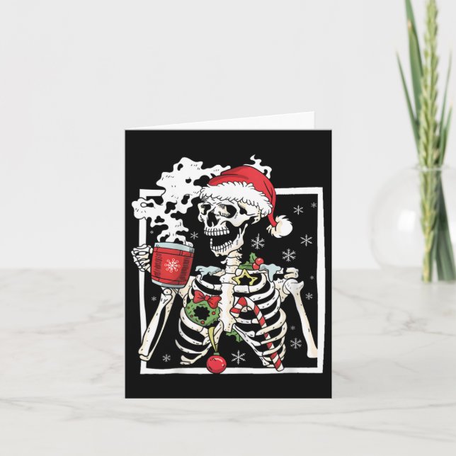 Carte Squelette de Noël avec crâne souriant buvant du ca (Devant)