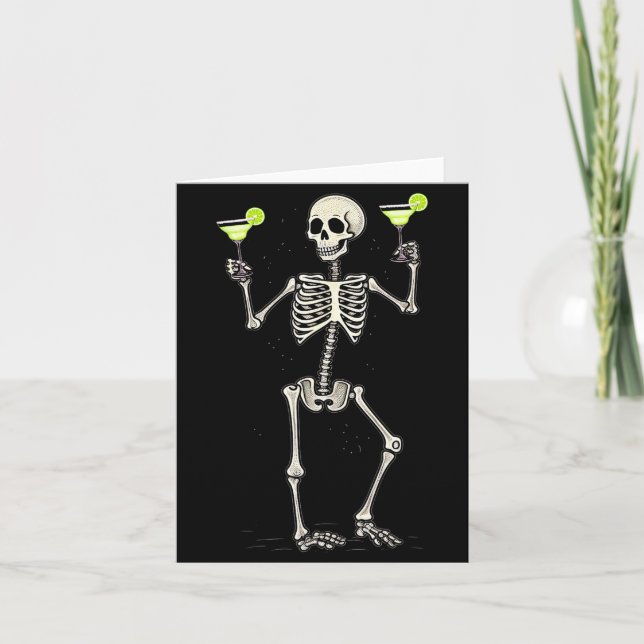 Carte Squelette drôle d'Halloween buvant une queue de Ma (Devant)