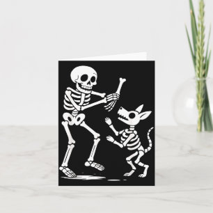 Carte Squelette drôle jouant avec un chien Halloween pou