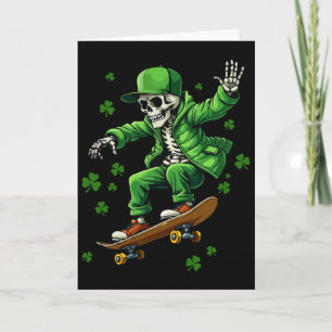 Carte Squelette irlandais sur skateboard drôle Saint-Pat