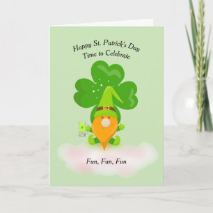Carte St. Patrick's Day avec Shamrock & Gnome
