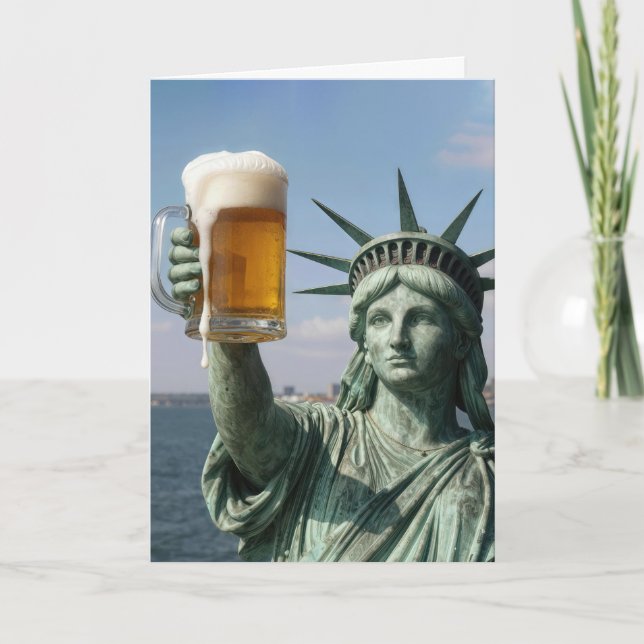 Carte Statue de la Liberté d'anniversaire levant un mug  (Devant)