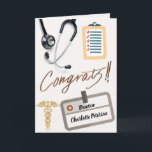 Carte Stethoscope & Gold Caduceus Docteur Félicitations<br><div class="desc">Stethoscope & Gold Caduceus Doctor Féliculations Card propose une typographie colorée, Stethoscope, or Caduceus, étiquette de nom et un modèle.Un design parfait pour féliciter un médecin pour leur diplôme.Aussi un design génial pour féliciter les médecins ou le personnel médical en d'autres occasions.Veuillez cliquer sur le bouton personnalisé pour le customiser...</div>