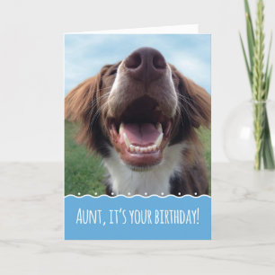 Carte Tante Birthday, chien heureux avec le grand