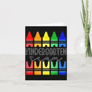 Carte Tee-shirt d'équipe de maternelle crayon coloré pou