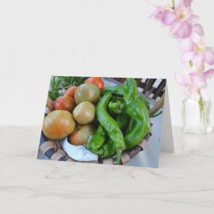 Carte Tomates et poivrons verts dans le panier