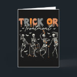 Carte Trick Or Treatment Pt Physiothérapeute Thérapeute<br><div class="desc">Trick Or Treatment Pt Physiothérapeute Thérapeute Halloween</div>