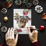 Carte Trois Volets Aquarelle rouge Baies d'hiver en photo neige<br><div class="desc">Jolie aquarelle style art botanique de Noël avec des grappes de baies d'hiver rouges et des feuilles sur une branche enneigée sur arrière - plan de texture fausse aquarelle avec des champs de modèle photo et de texte.</div>