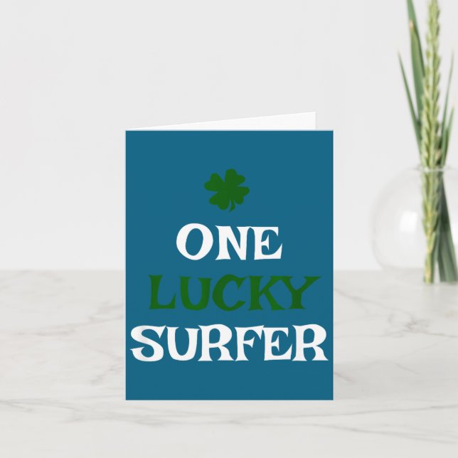 Carte Un surfeur chanceux jour de la Saint-Patrick drôle (Devant)