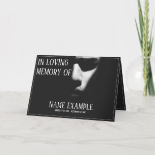 Carte Un visage endormi dans une demi-ombre