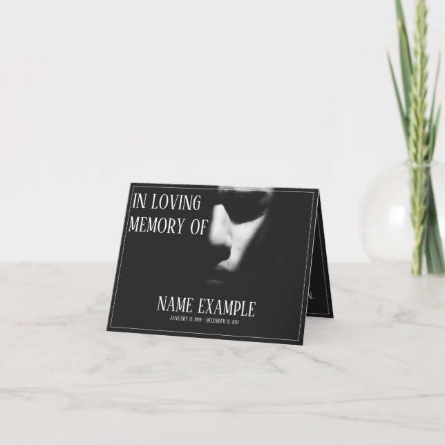 Carte Un visage endormi dans une demi-ombre (Devant)