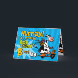 Carte vache à scooter du BD - ami<br><div class="desc">Envoyez à votre ami une carte d'anniversaire MOO-velous cette année - "Hurray que c'est l'anniversaire de mon cher ami !" carte de voeux spécifique d'anniversaire de rapport. Texte intérieur "espoir vous n'êtes pas "deux fatigués" pour célébrer !"</div>