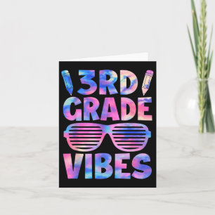 Carte Vibes de 3e année amusantes Tie Dye Retour à l'éco