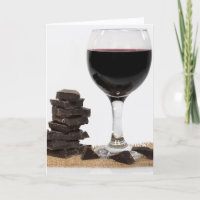 Vin rouge d'anniversaire et chocolat noir
