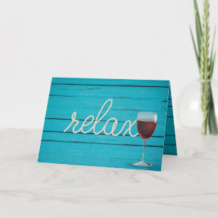 Carte vin rouge et se détendre corde texte sur bois turq