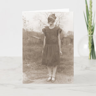 Carte Vintage fille d'Halloween en costume des années 19