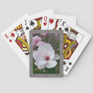 Cartes à jouer classiques avec magnolias roses