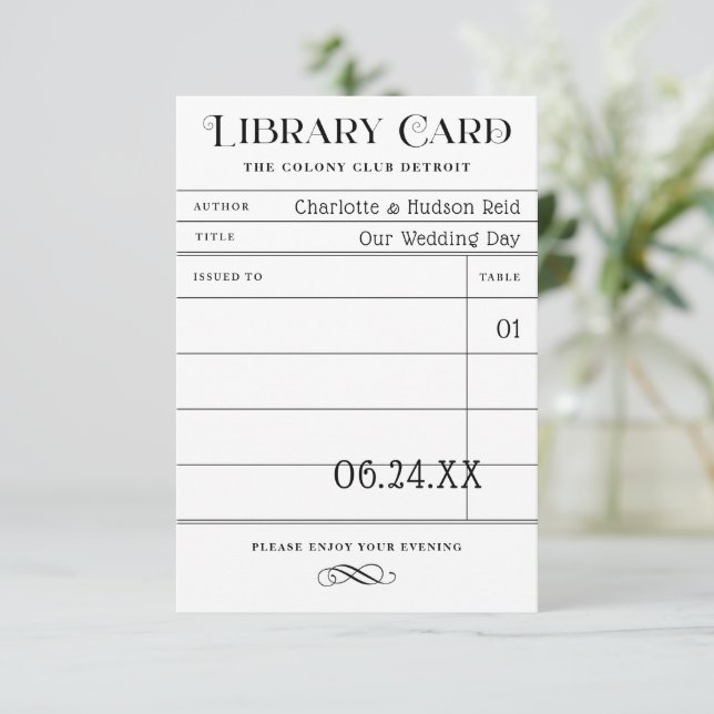 Cartes de bibliothèque anciennes utilisées comme c (Debout devant)