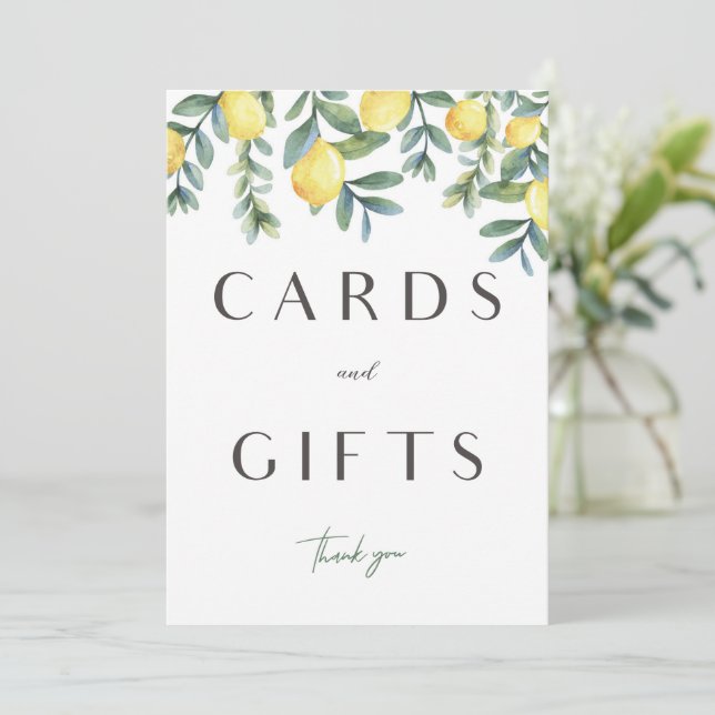 Cartes de Fête des mariées et enseigne cadeau au c (Debout devant)