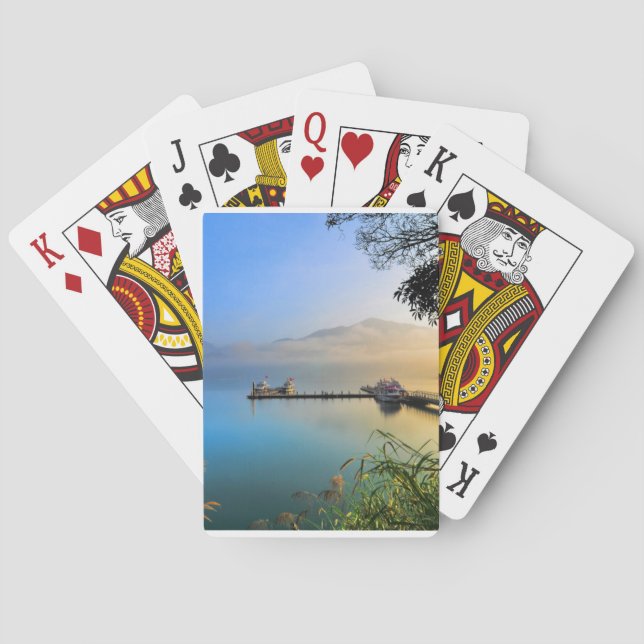 Cartes de jeu avec le paysage de l'eau (dos)