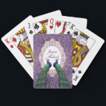 Cartes de jeu personnalisées Royal Peacock (violet<br><div class="desc">Dans certaines cultures, le paon est considéré comme le gardien du pourcentage, dans d'autres il représente la bonté, la compassion et la vie éternelle. Ce bel oiseau est un symbole parfait pour le mariage et les nouveaux débuts. Une excellente idée cadeau pour les faveurs de la douche nuptiale ou les...</div>