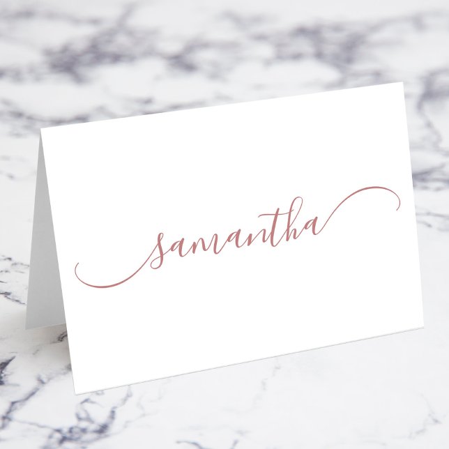 Cartes de nom courbes et élégantes avec fioritures (Rose Gold Classy Curved Swash Name Place Cards)