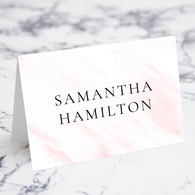 Cartes de nom de lieu en marbre rose (Faux White and Pink Marble Streaks Cormorant Font Name Place Cards)