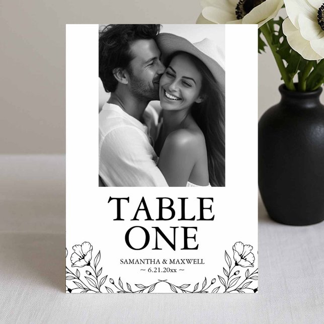 Cartes de Numéro de Table pour Photo de Mariage No (Black and white wedding photo table number card with line art by Victoria of Do Tell A Belle)