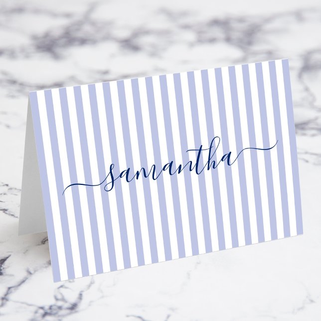Cartes de placement Signature à rayures bleu perve (Light Periwinkle and White Stripes Individual Name Signature Place Cards)