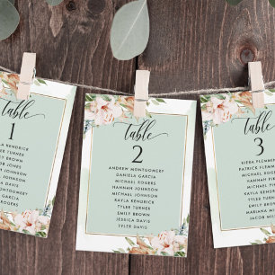 Cartes de plan de table avec noms d'invités en sau