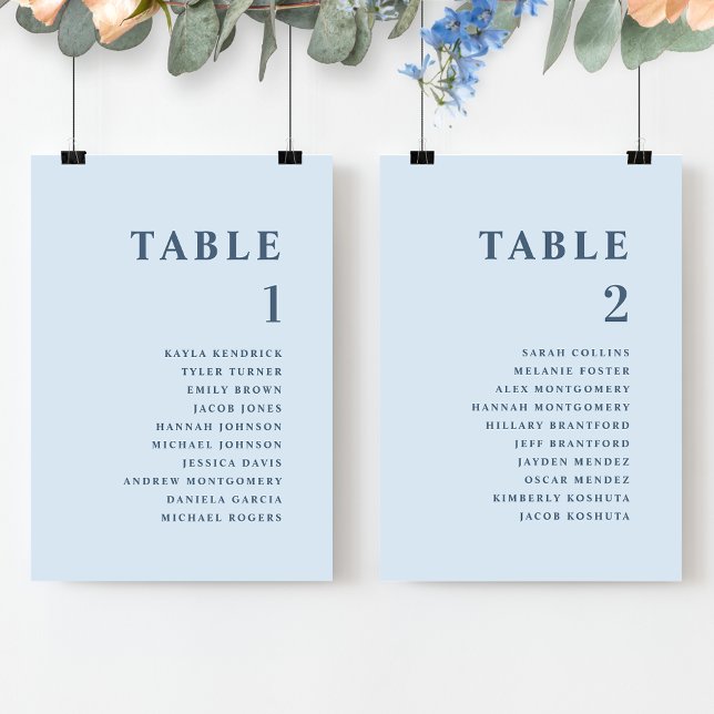 Cartes de plan de table bleu poussiéreux avec noms (Créateur téléchargé)