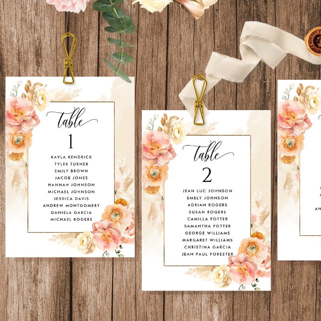 Cartes de plan de table crème pêche avec noms d'in (Créateur téléchargé)