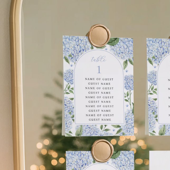 Cartes de table à arche en hortensia bleu avec nom (Créateur téléchargé)
