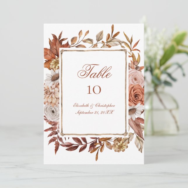 Cartes de table de mariage florales brun rouille p (Debout devant)