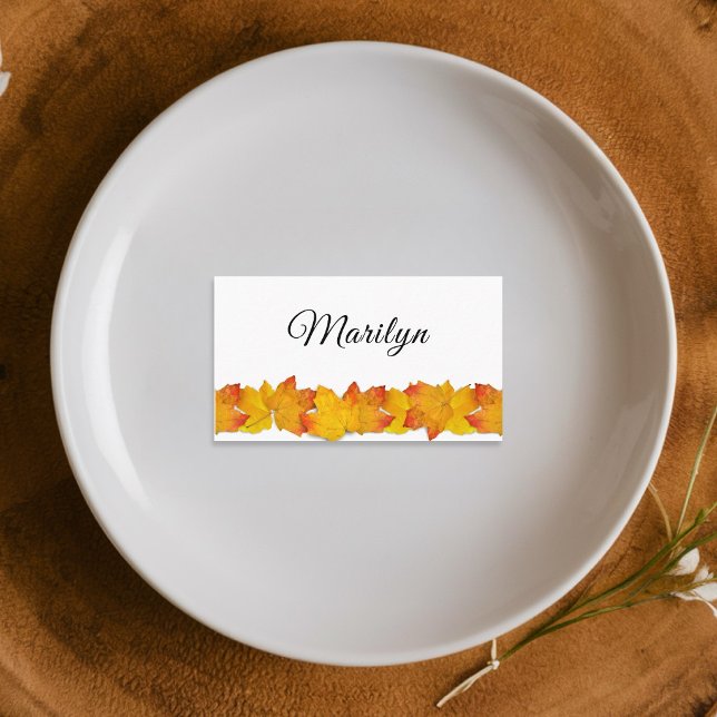 Cartes de table vierges aux feuilles orange pour m (Créateur téléchargé)