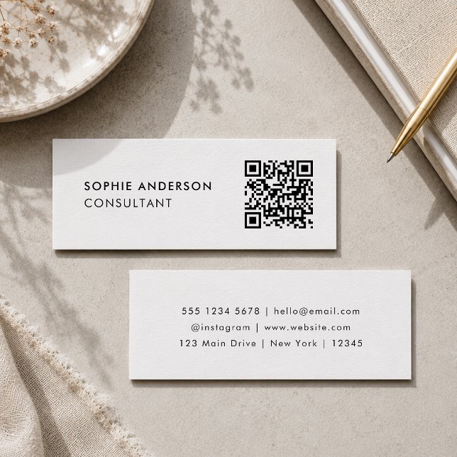Cartes de visite QR Code | Carte de contact mini b (White mini business cards with a custom QR code for simple, polished contact sharing.)