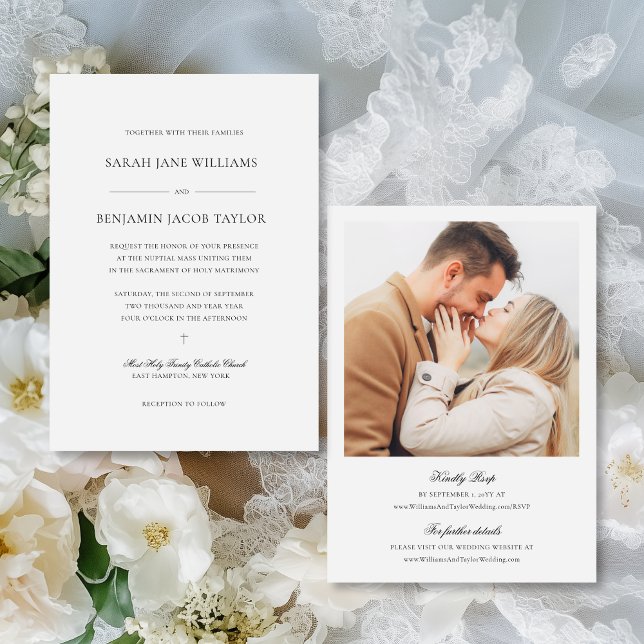 Cartes d'invitation de mariage catholique de Sarah (This chic, all-in-one wedding invite features a luxe, black & white design and an engagement photo.)