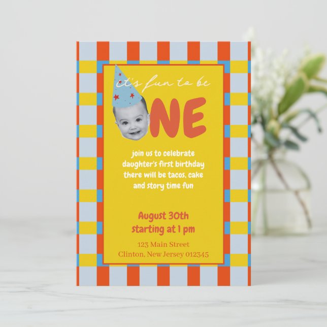 Cartes d'invitation Fun to be One  (Debout devant)