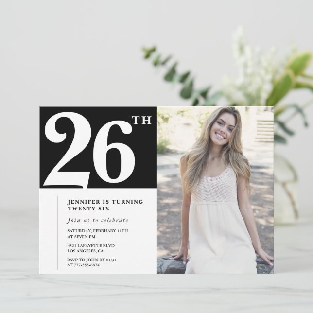 Cartes d'invitation pour 26ème anniversaire avec p (Debout devant)