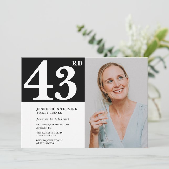 Cartes d'invitation pour 43e anniversaire avec pho (Debout devant)