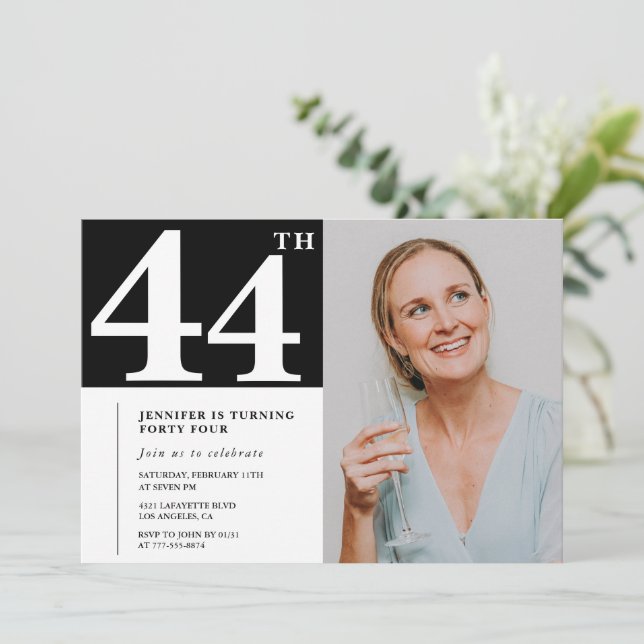 Cartes d'invitation pour un 44ème anniversaire en  (Debout devant)