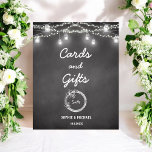 Cartes Noir Blanc Cadeaux Mariage Signet Poster<br><div class="desc">Bannière de l'affiche de cartes et cadeaux blancs noirs avec Mason Jar, String Lights sur Blackboard/Chalkboard Arrière - plan. Modifier le texte à l'aide de personnaliser cette option modèle. Pour des modifications supplémentaires du style de texte et de la couleur, utilisez personnaliser option supplémentaire. Consultez notre collection de magasins ci-dessous...</div>