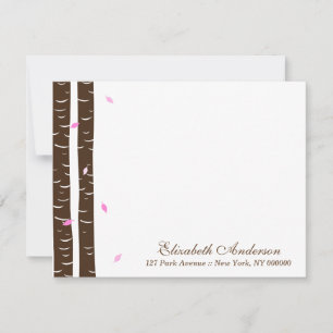 Cartes plates en papier avec des bouleaux roses