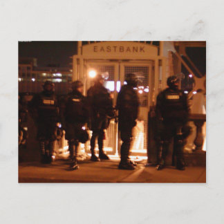 Cartes postales de la police anti-émeutes