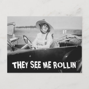 Cartes postales vintage de femme en voiture ILS ME