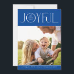 Cartes Pour Fêtes Annuelles 2023 FAMILY PHOTO moderne élégant JOIE bleu<br><div class="desc">par kat massard >>> WWW.SIMPLYSWEETPAPERIE.COM <<< Un design de carte élégant avec la citation "JOYFUL" avec un style de script élégant combiné à la typographie serif, et couleur simple sur le côté arrière, vous donnant l'occasion d'écrire à la main un message personnel. Avec une photo en forme de carré à...</div>
